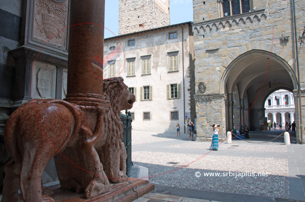 Trg Piazza Duomo, Città Alta - Bergamo