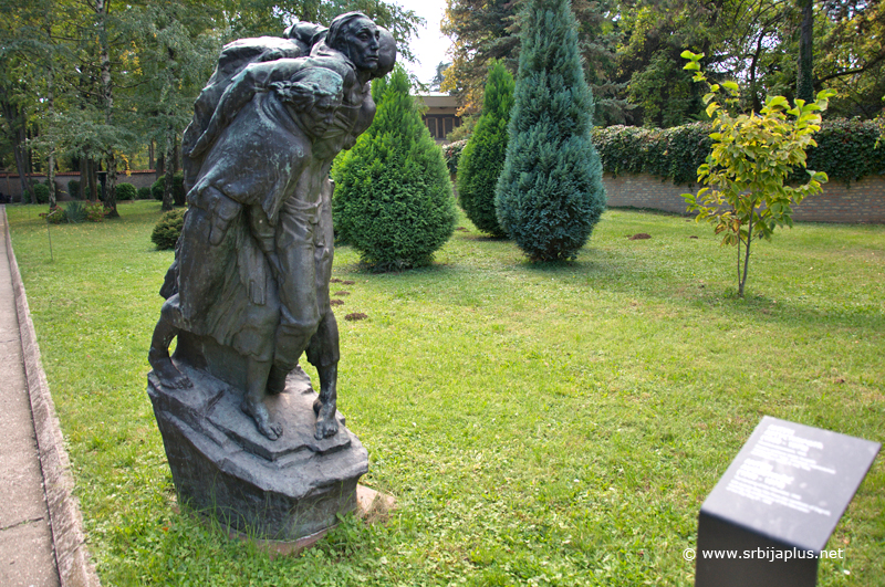 Antun Augustinčić, Izvlačenje ranjenika / House of Flowers and 25 May Museum, Belgrade, Serbia