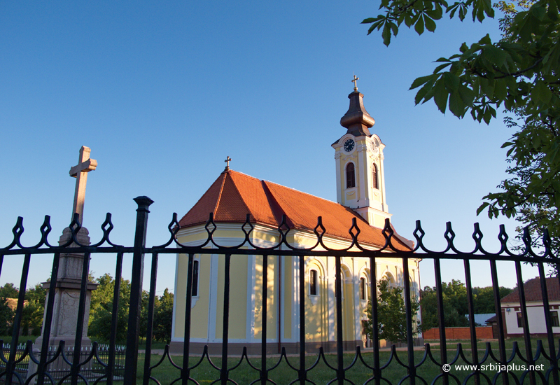 Pravoslavna Crkva svetog Nikole, Novi Bečej