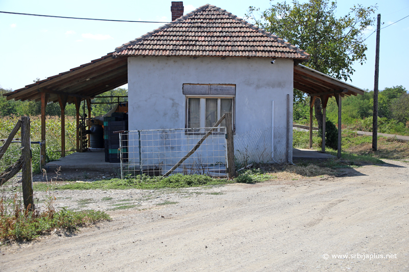 Železnička stanica Gornje Zuniče - Nekadašnja stanična zgrada