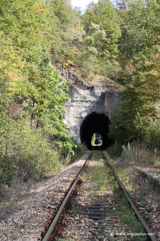 Železnička stanica Gornjane - Tunel na izlasku iz stanice