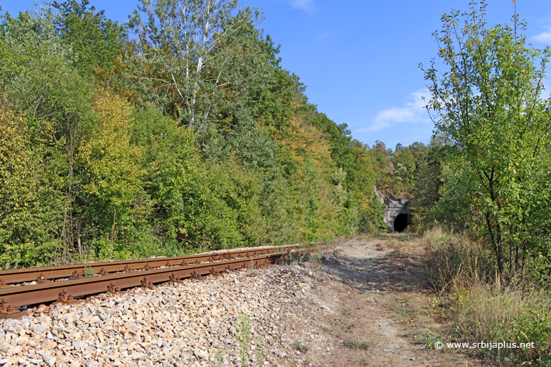 Železnička stanica Gornjane - Tunel na izlasku iz stanice