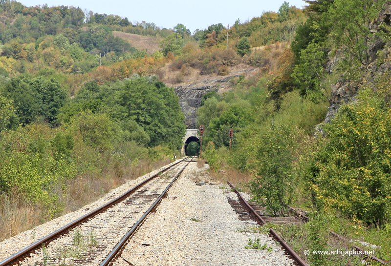 Železnička stanica Leskovo - Tunel na ulasku u stanicu