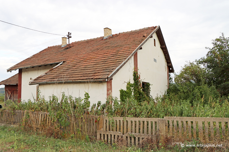 Železnička stanica Rajac