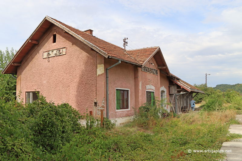 Železnička stanica Rogljevo